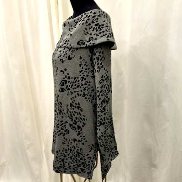 Chico’s Zenergy Animal Print Tunic 10 Petite - Picture 2 of 14